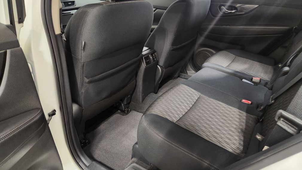 Nissan Rogue SV 2018 d&rsquo;occasion à vendre - 26