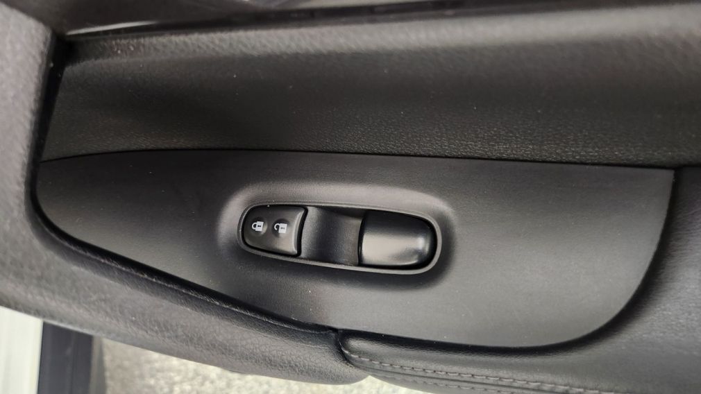 Nissan Rogue SV 2018 d&rsquo;occasion à vendre - 31