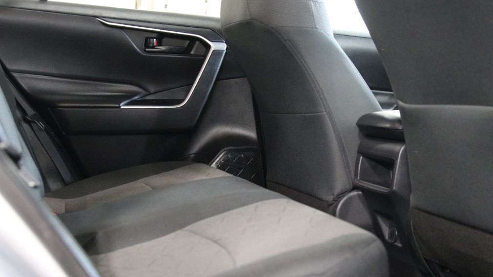 Toyota Rav 4 LE 2021 d&rsquo;occasion à vendre - 23