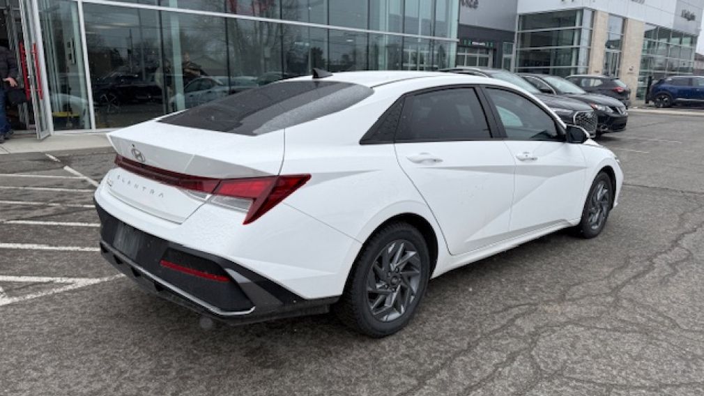 Hyundai Elantra Preferred 2024 d&rsquo;occasion à vendre - 11