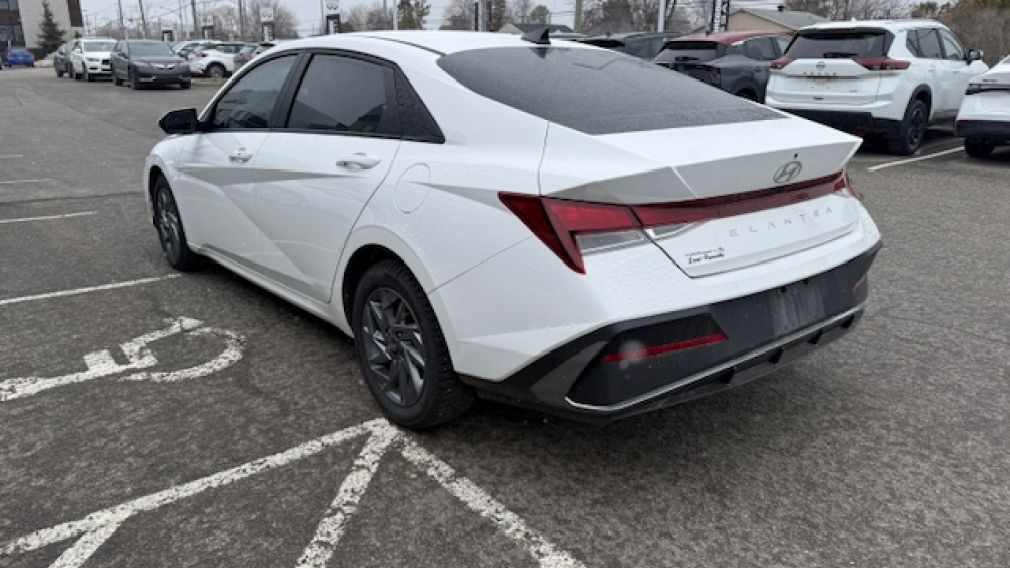 Hyundai Elantra Preferred 2024 d&rsquo;occasion à vendre - 9