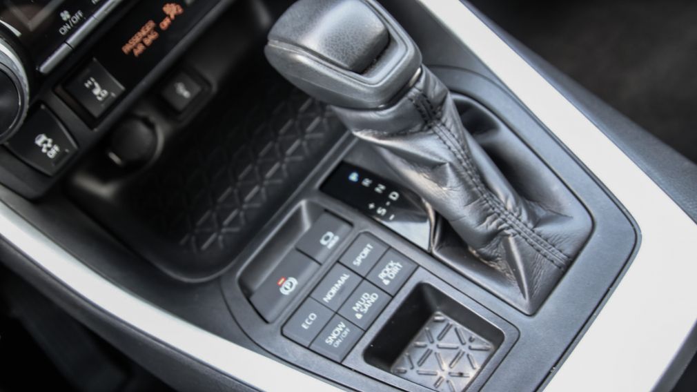 Toyota Rav 4 LE 2020 d&rsquo;occasion à vendre - 17