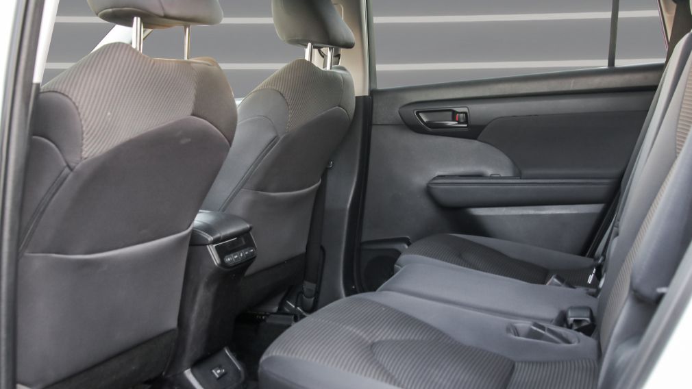 Toyota Highlander LE 2023 d&rsquo;occasion à vendre - 18