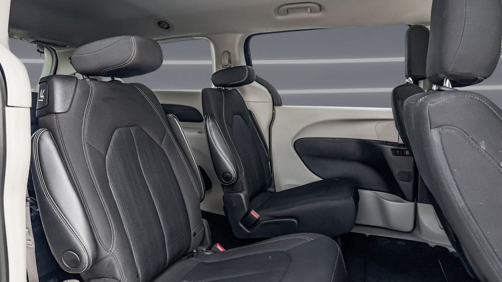 Chrysler Grand Caravan SXT 2022 d&rsquo;occasion à vendre - 25