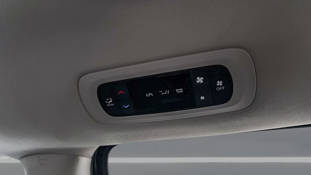 Chrysler Grand Caravan SXT 2022 d&rsquo;occasion à vendre - 26