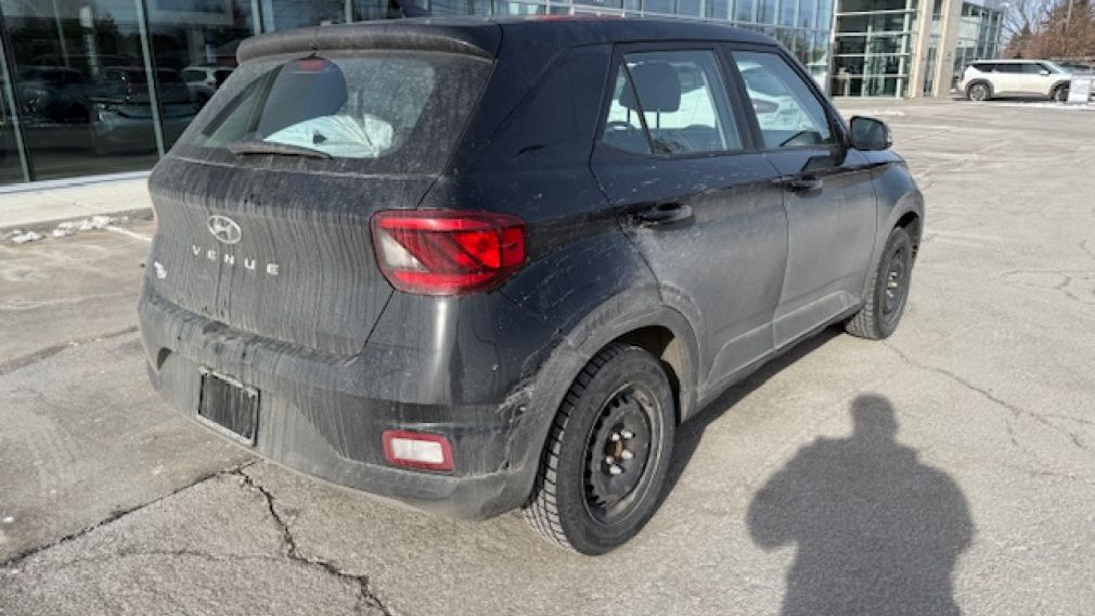 Hyundai Venue Essential 2021 d&rsquo;occasion à vendre - 11