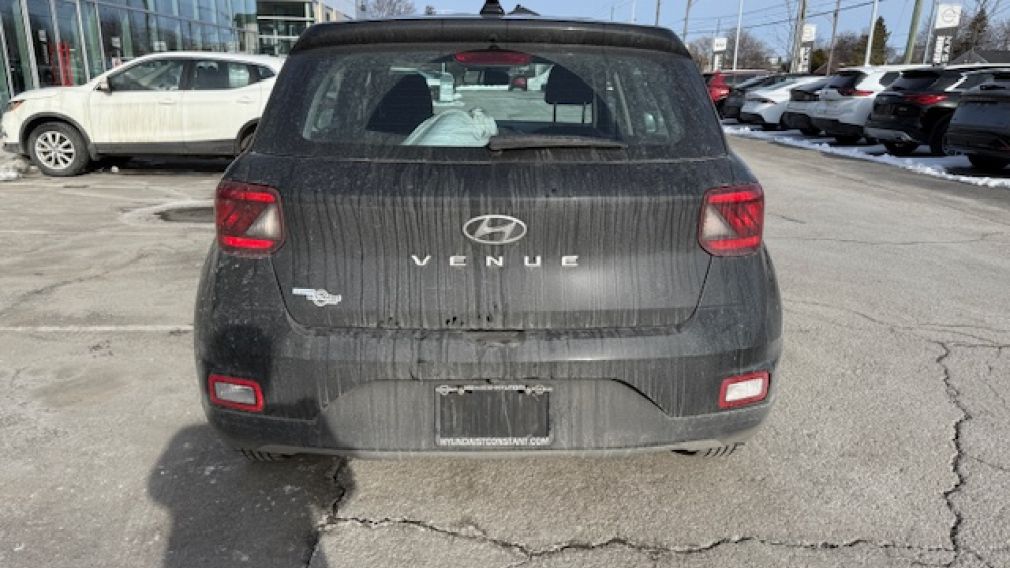 Hyundai Venue Essential 2021 d&rsquo;occasion à vendre - 10
