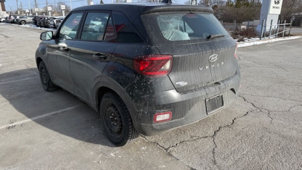 Hyundai Venue Essential 2021 d&rsquo;occasion à vendre - 9