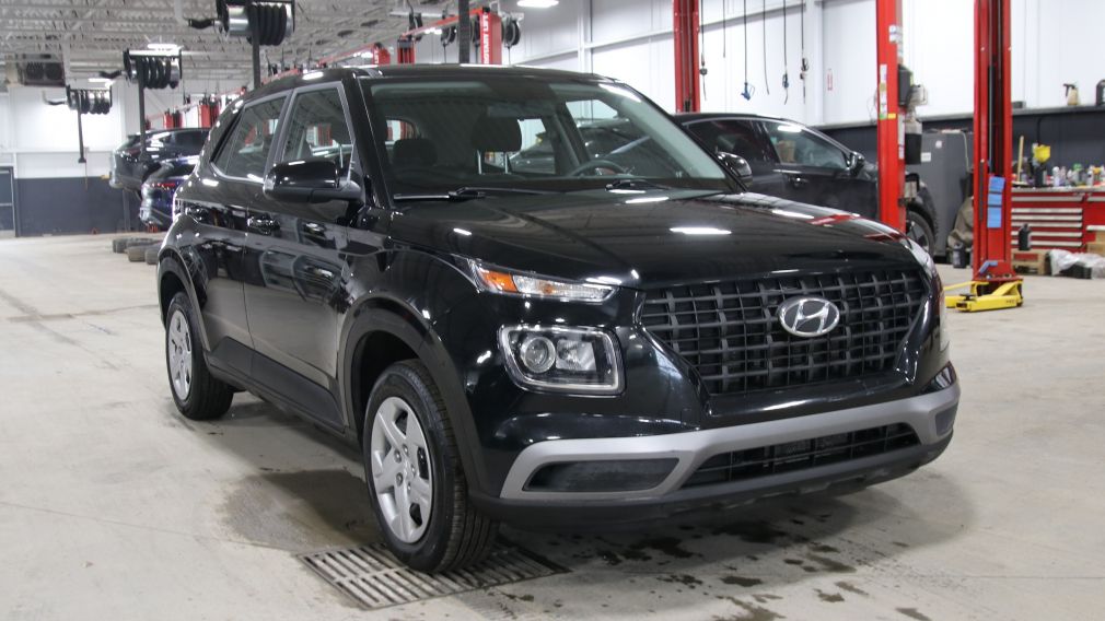 Hyundai Venue Essential 2021 d&rsquo;occasion à vendre - 1