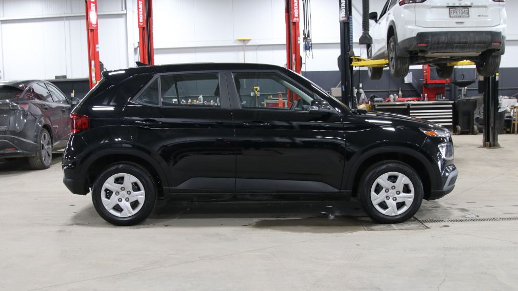 Hyundai Venue Essential 2021 d&rsquo;occasion à vendre - 8