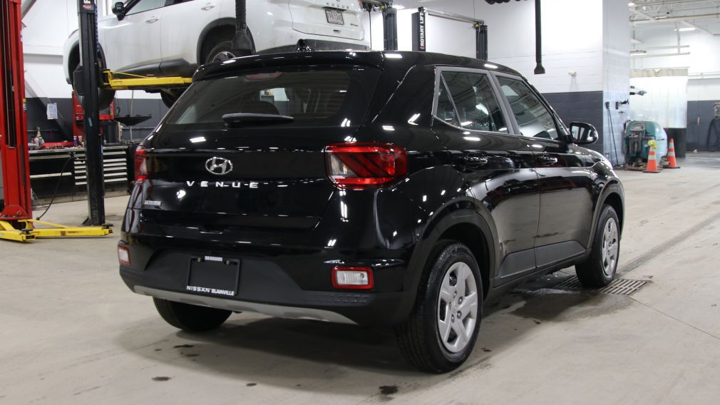 Hyundai Venue Essential 2021 d&rsquo;occasion à vendre - 7