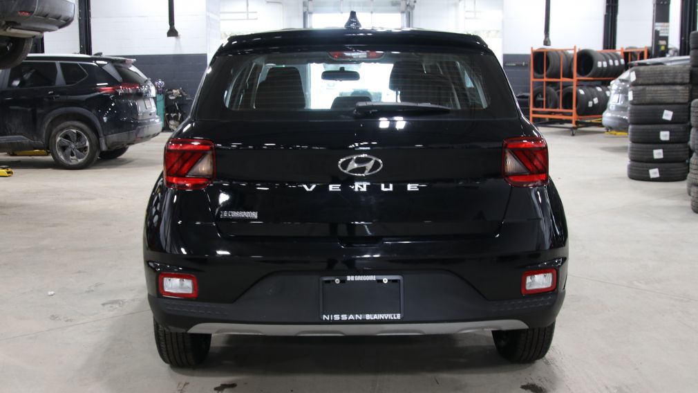 Hyundai Venue Essential 2021 d&rsquo;occasion à vendre - 6