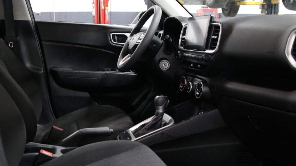 Hyundai Venue Essential 2021 d&rsquo;occasion à vendre - 25