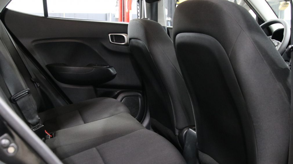 Hyundai Venue Essential 2021 d&rsquo;occasion à vendre - 24