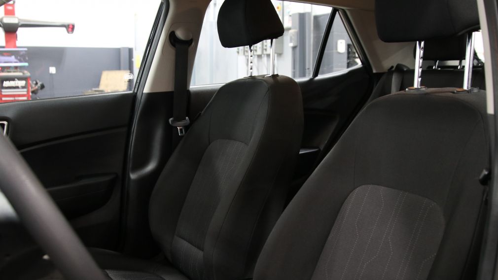 Hyundai Venue Essential 2021 d&rsquo;occasion à vendre - 22