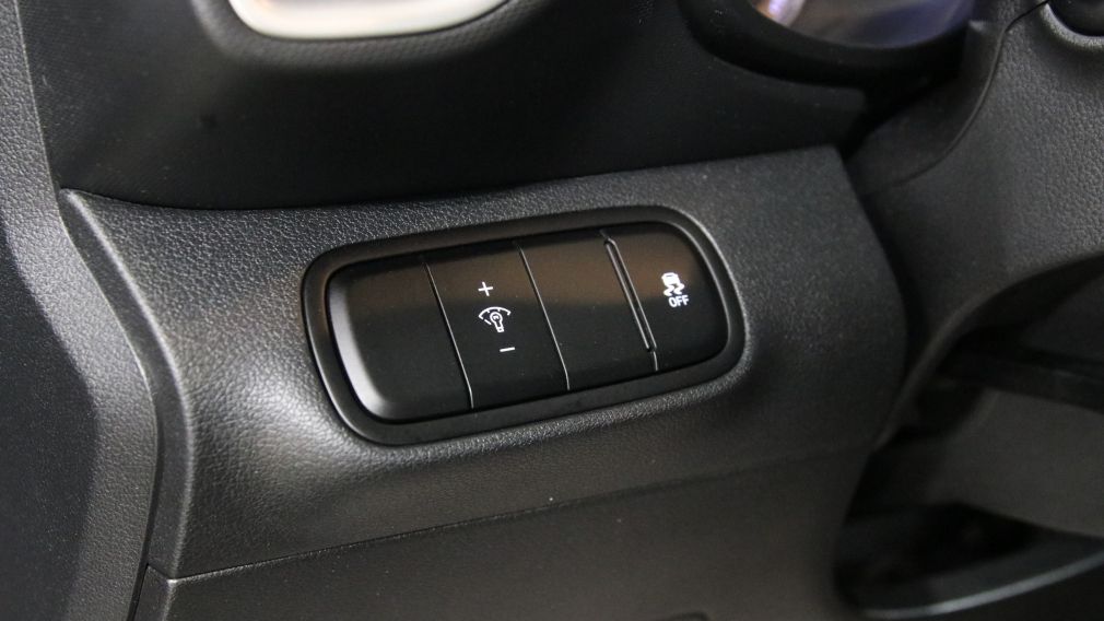 Hyundai Venue Essential 2021 d&rsquo;occasion à vendre - 10