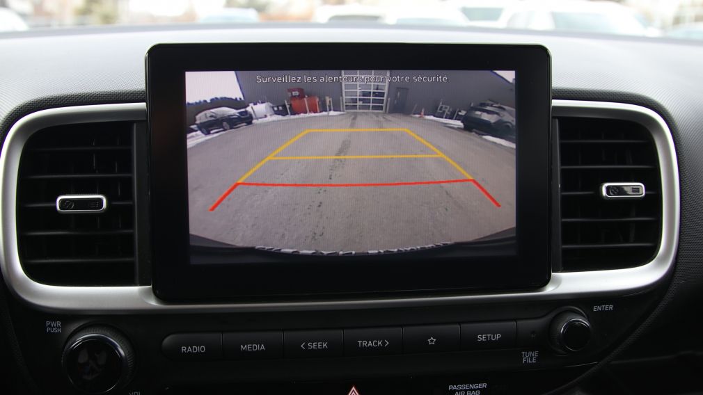 Hyundai Venue Essential 2021 d&rsquo;occasion à vendre - 19