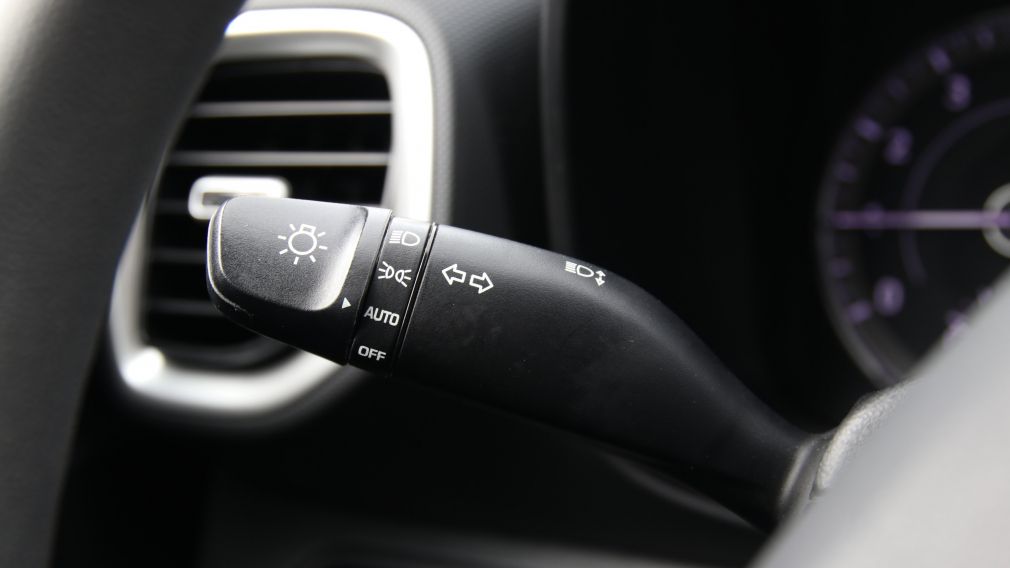 Hyundai Venue Essential 2021 d&rsquo;occasion à vendre - 17