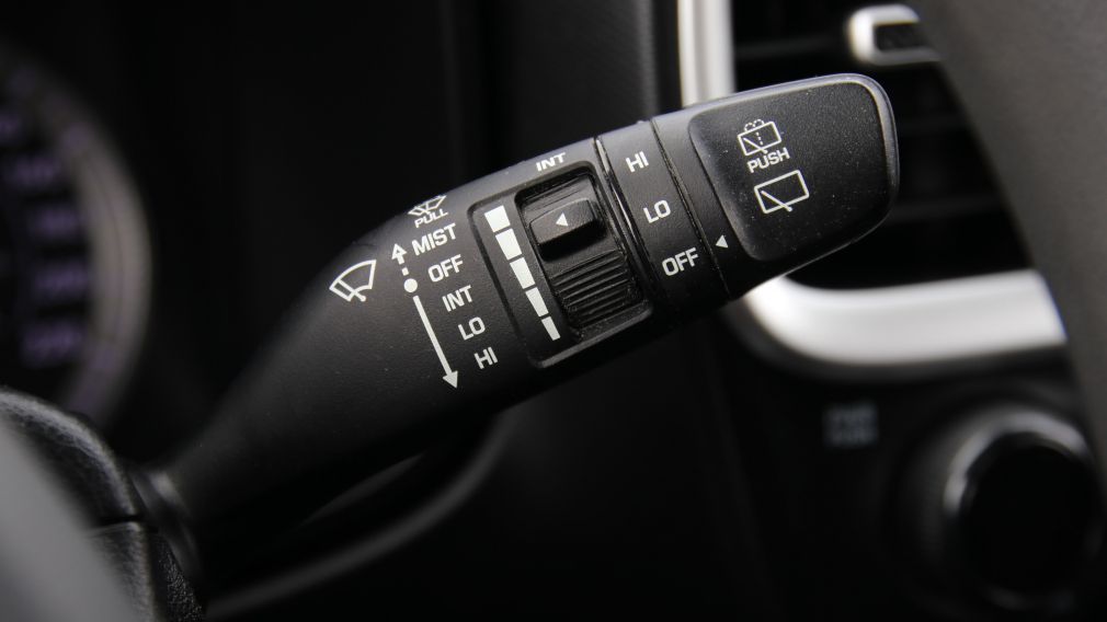 Hyundai Venue Essential 2021 d&rsquo;occasion à vendre - 18