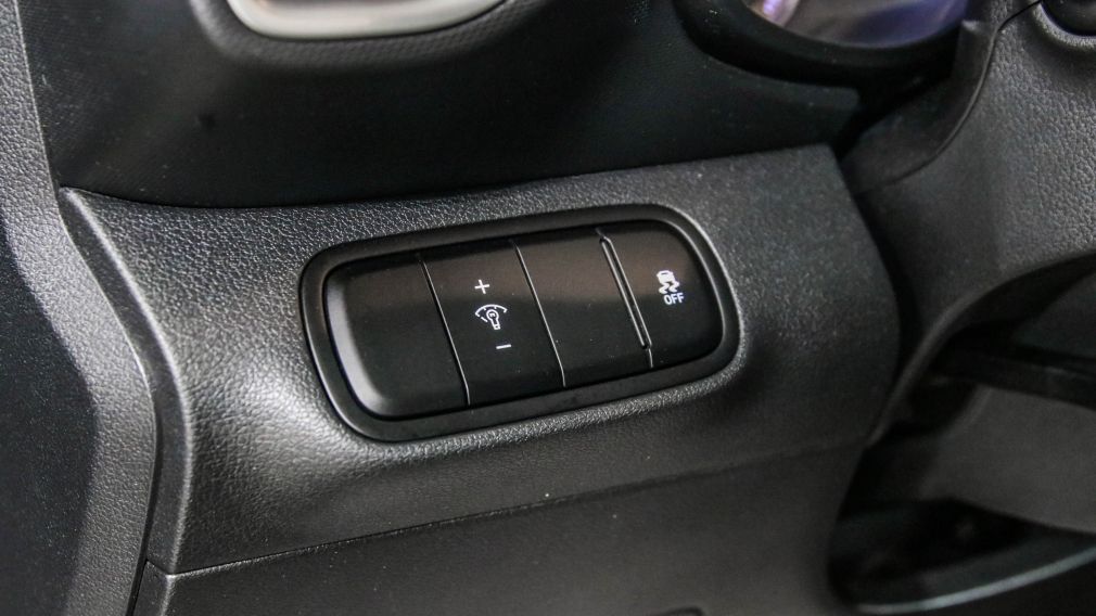 Hyundai Venue Essential 2021 d&rsquo;occasion à vendre - 9