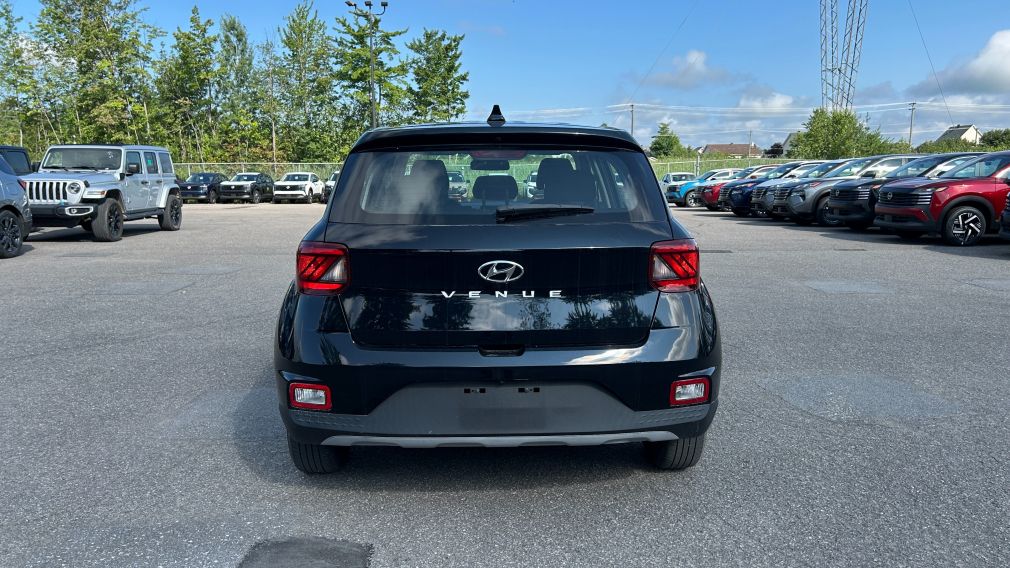 Hyundai Venue Essential 2022 d&rsquo;occasion à vendre - 6