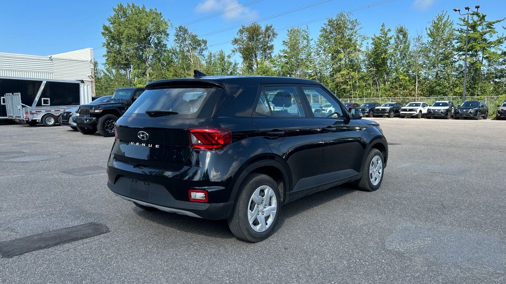 Hyundai Venue Essential 2022 d&rsquo;occasion à vendre - 7