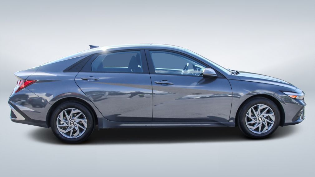 Hyundai Elantra Preferred 2024 d&rsquo;occasion à vendre - 8