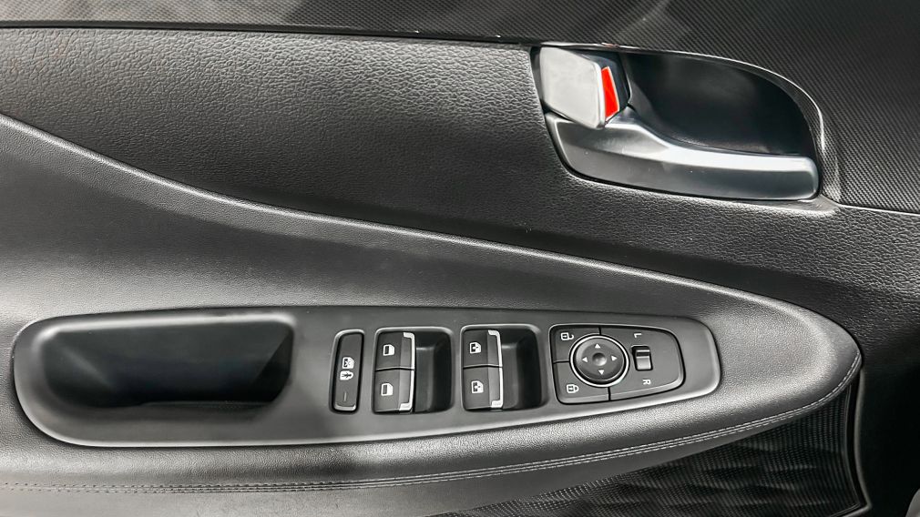 Hyundai Santa Fe Preferred 2021 d&rsquo;occasion à vendre - 11