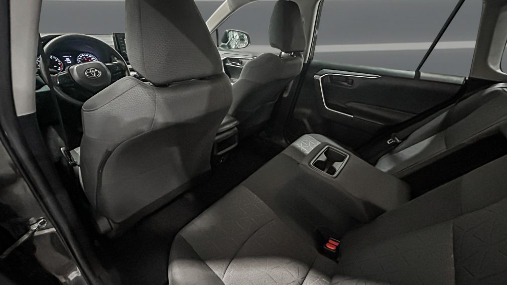 Toyota Rav 4 LE 2020 d&rsquo;occasion à vendre - 21
