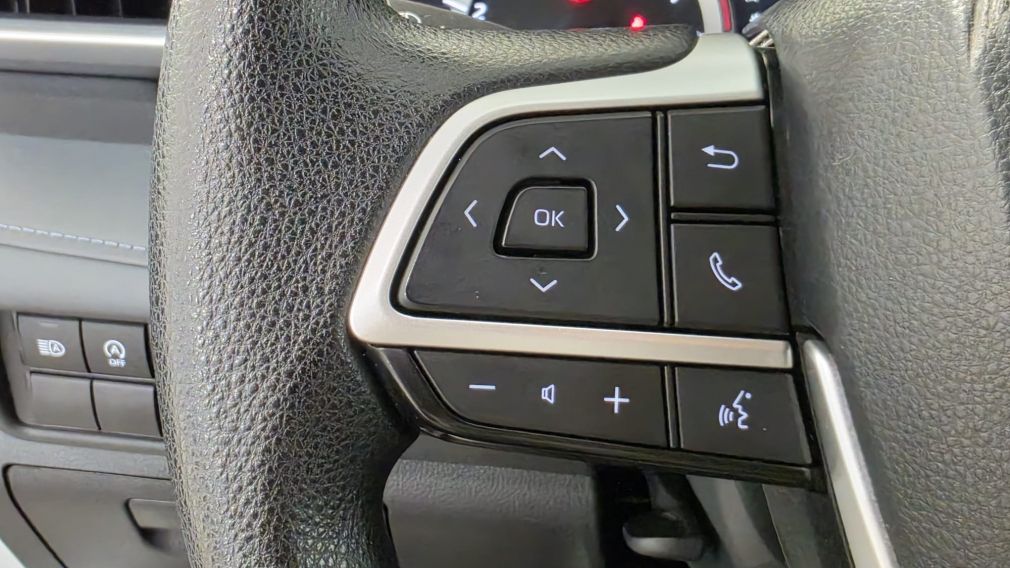 Toyota Highlander LE 2023 d&rsquo;occasion à vendre - 19