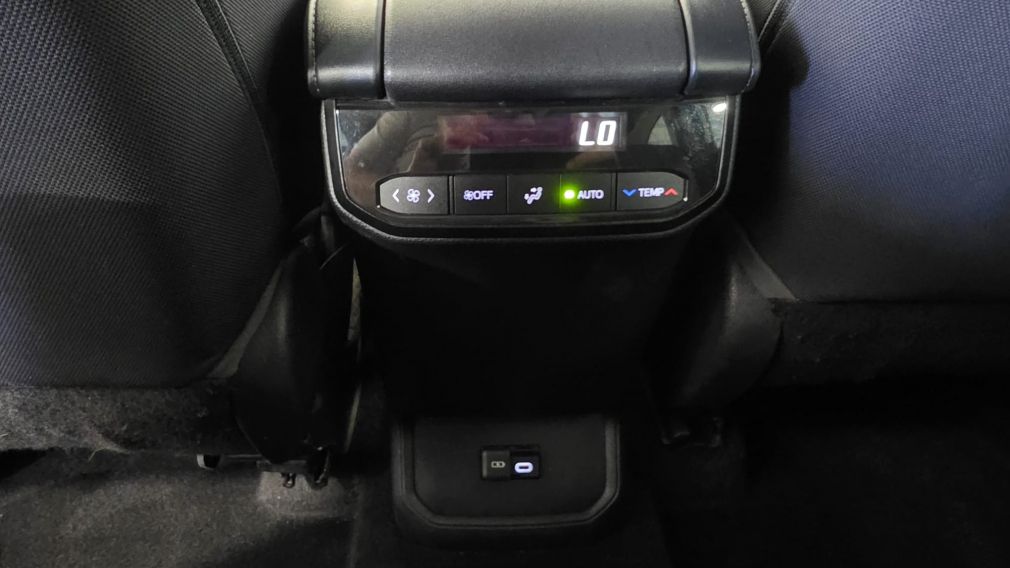 Toyota Highlander LE 2023 d&rsquo;occasion à vendre - 28
