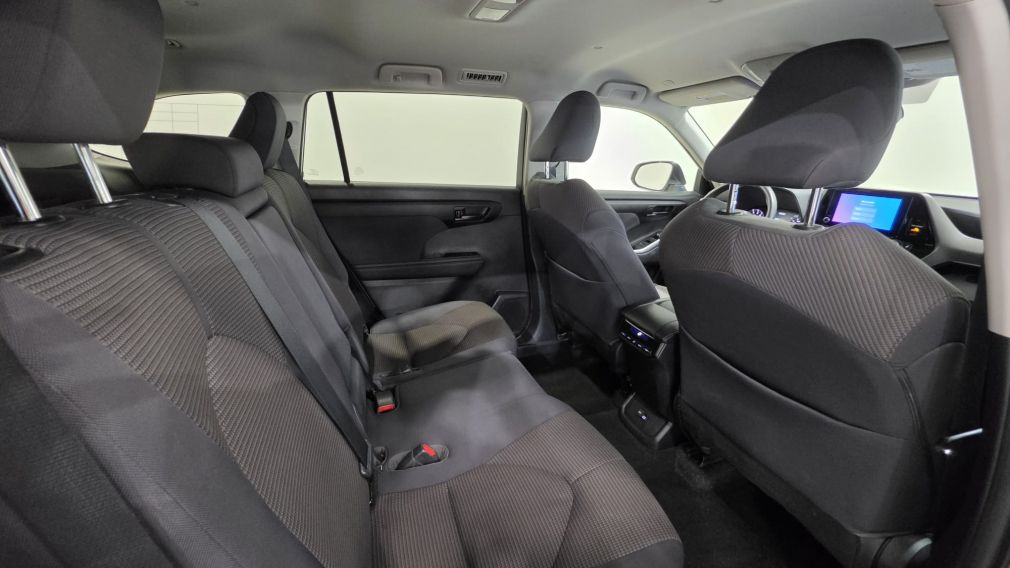 Toyota Highlander LE 2023 d&rsquo;occasion à vendre - 12