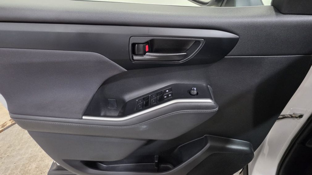 Toyota Highlander LE 2023 d&rsquo;occasion à vendre - 14