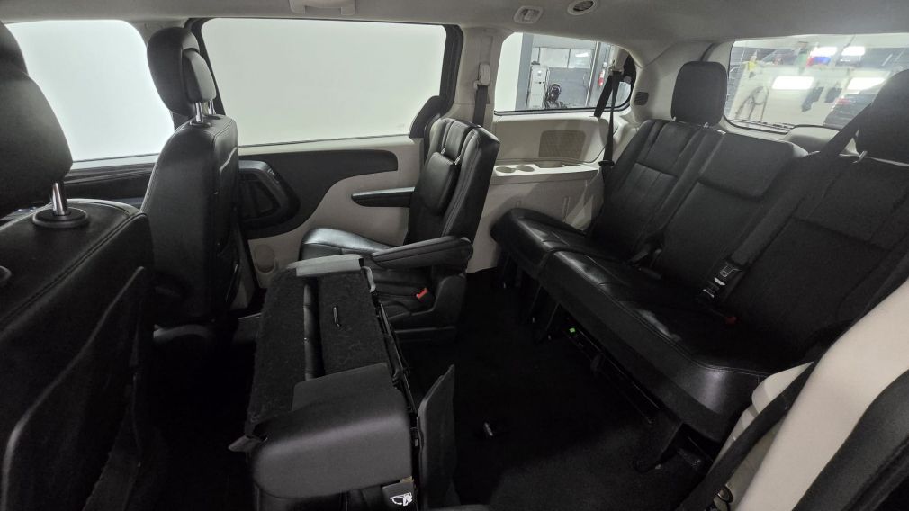 Dodge GR Caravan Crew Plus 2018 d&rsquo;occasion à vendre - 24