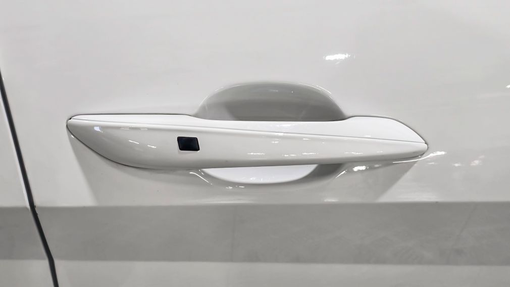 Hyundai Elantra Luxury 2023 d&rsquo;occasion à vendre - 10