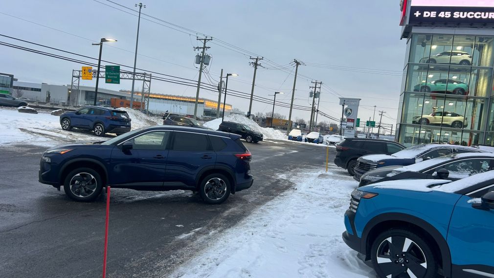 Nissan Rogue SV Moonroof 2025 d&rsquo;occasion à vendre - 4