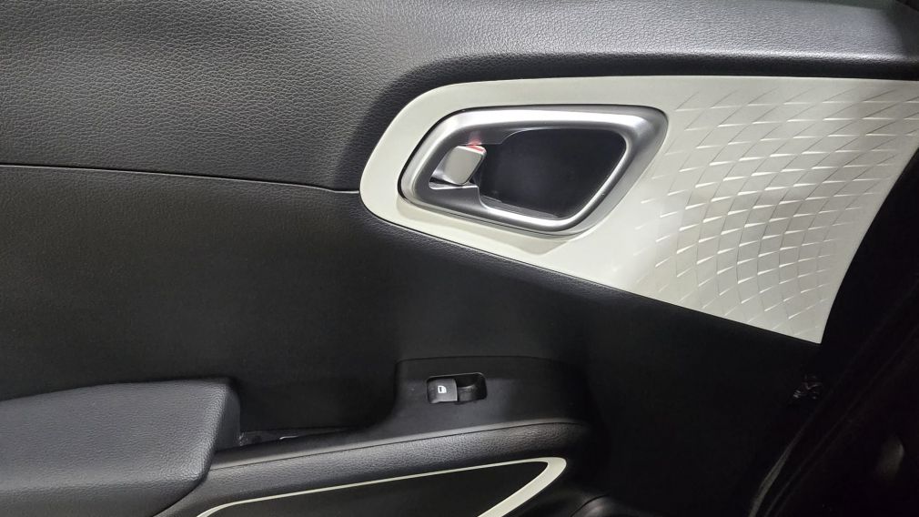 Kia Soul EV Premium 2022 d&rsquo;occasion à vendre - 22