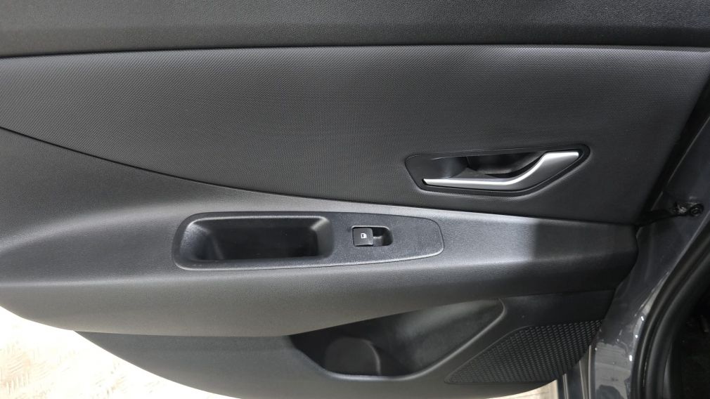 Hyundai Elantra Preferred 2024 d&rsquo;occasion à vendre - 18