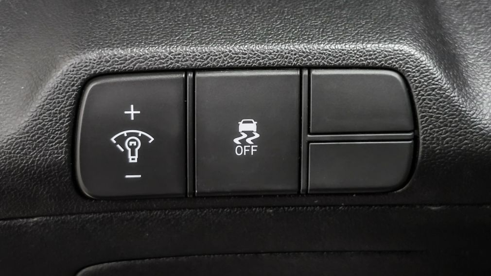 Hyundai Elantra Preferred 2024 d&rsquo;occasion à vendre - 12