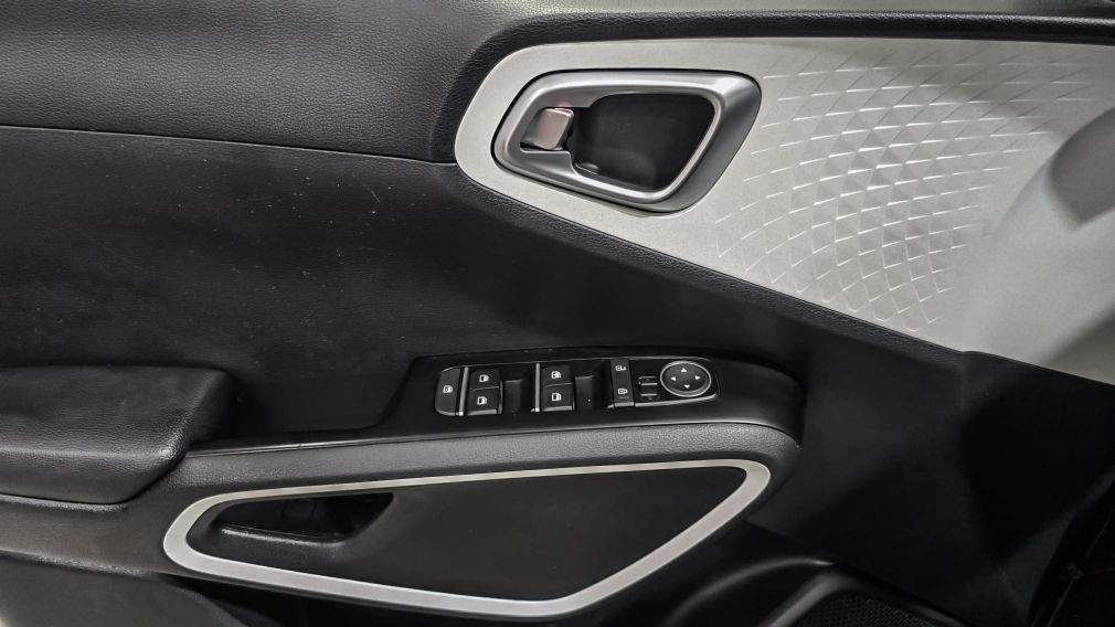 Kia Soul EV Premium 2023 d&rsquo;occasion à vendre - 12