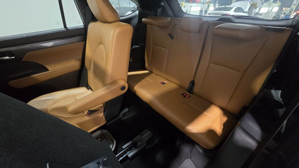 Toyota Highlander Limited 2022 d&rsquo;occasion à vendre - 26