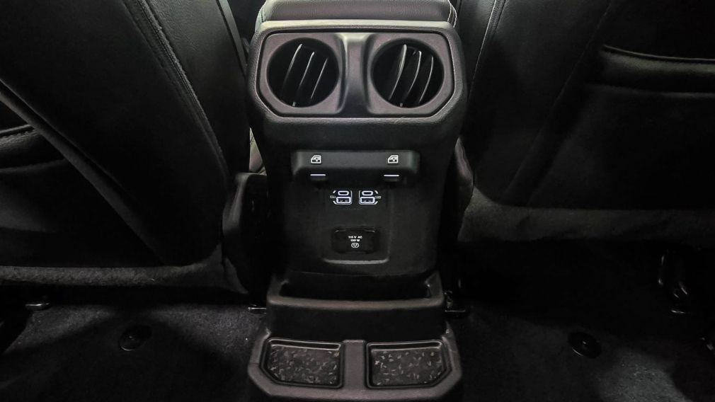 Jeep Wrangler Unlimited Sahara 2021 d&rsquo;occasion à vendre - 28