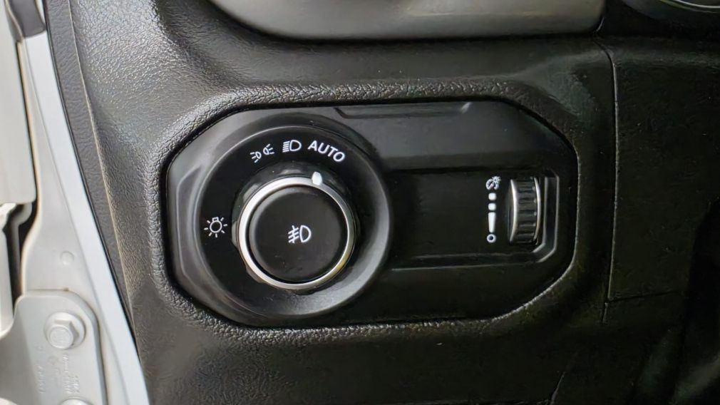 Jeep Wrangler Sahara 2023 d&rsquo;occasion à vendre - 12
