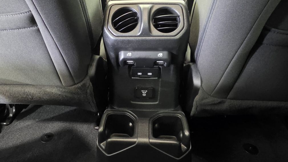 Jeep Wrangler Sahara 2023 d&rsquo;occasion à vendre - 22
