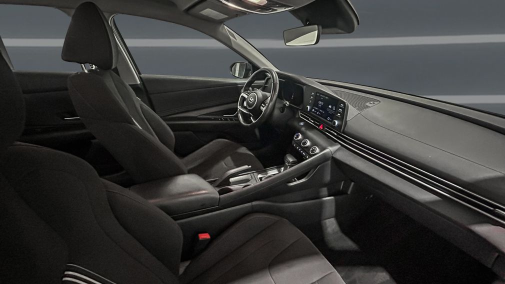 Hyundai Elantra Preferred 2023 d&rsquo;occasion à vendre - 21