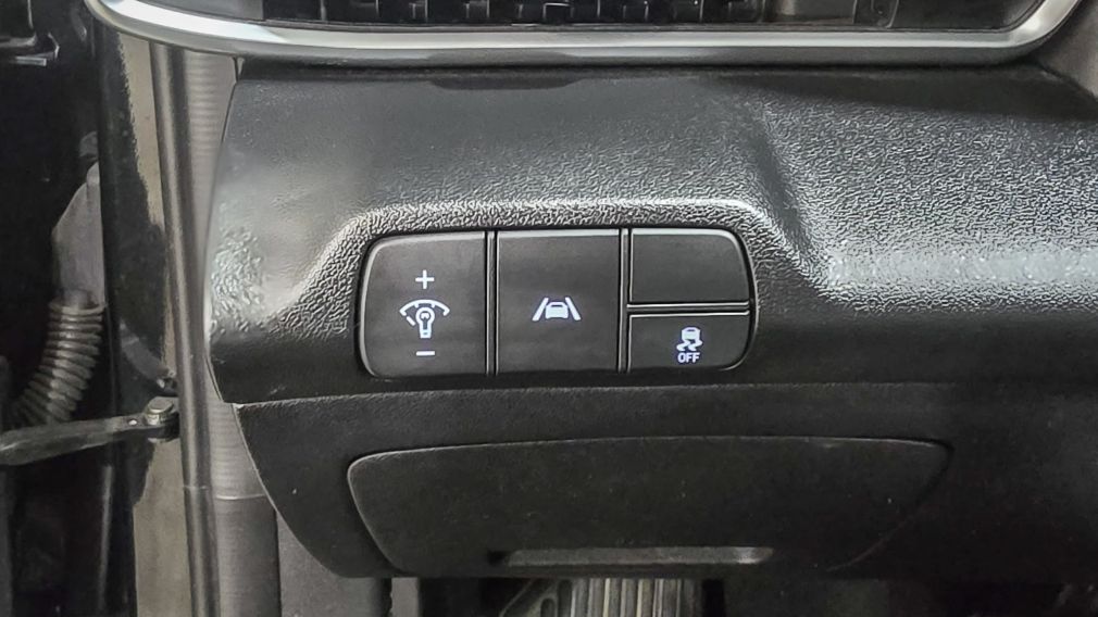 Hyundai Elantra Preferred 2023 d&rsquo;occasion à vendre - 12