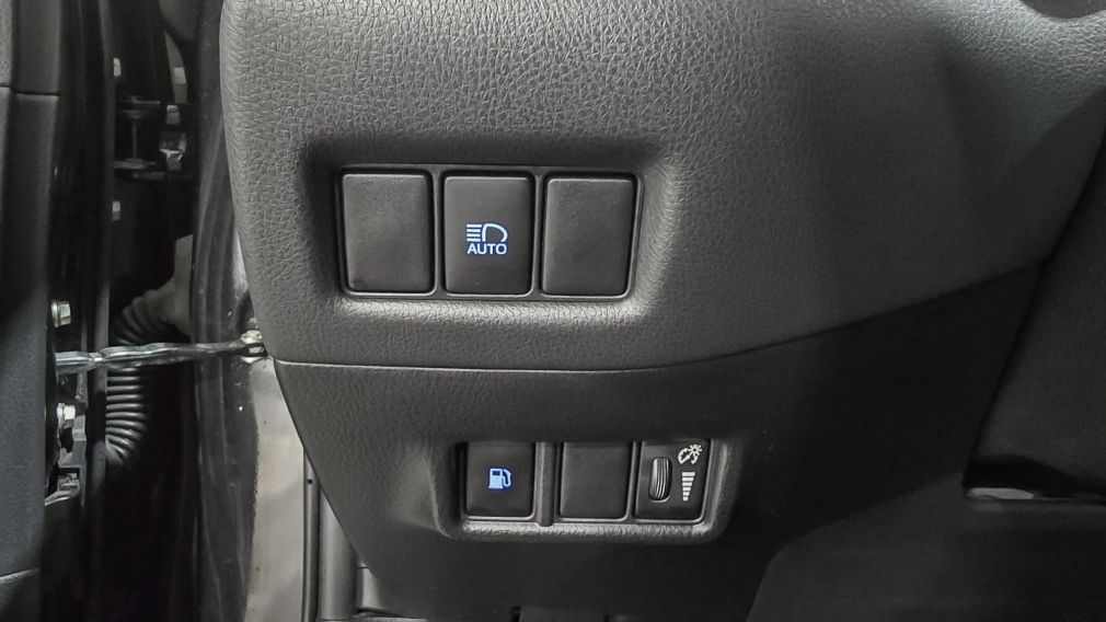 Toyota C-HR LE 2022 d&rsquo;occasion à vendre - 11