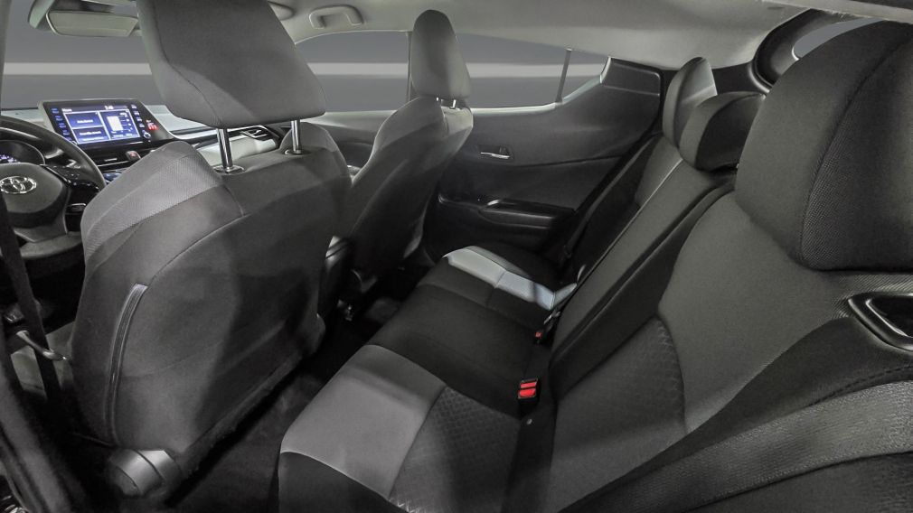 Toyota C-HR LE 2022 d&rsquo;occasion à vendre - 22