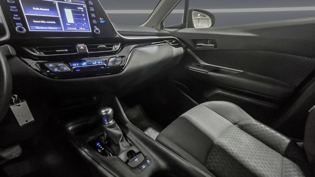 Toyota C-HR LE 2022 d&rsquo;occasion à vendre - 18