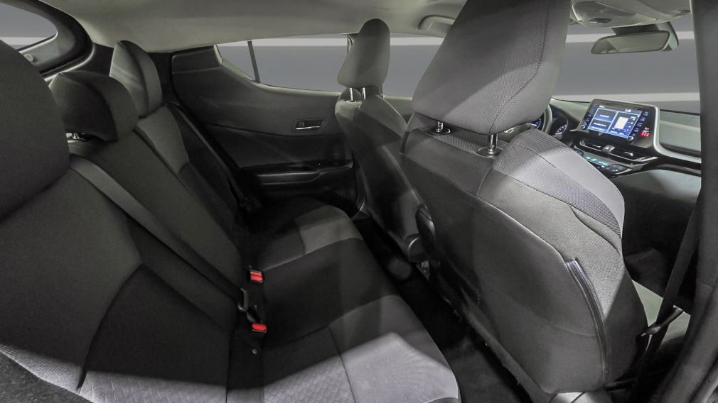 Toyota C-HR LE 2022 d&rsquo;occasion à vendre - 23